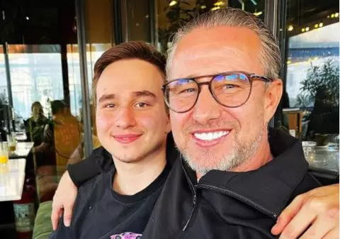 Luca, băiatul lui Laurențiu Reghecampf, a împlinit 20 de ani. Motivul pentru care antrenorul nu a vorbit ani buni cu fiul său