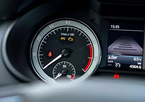 Martorul de bord EPC – ce semnifică și ce trebuie să faci când se aprinde