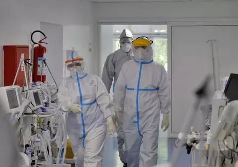 Bilanț COVID azi, 16 iulie 2022. Peste 3.700 de cazuri noi în ultimele 24 de ore