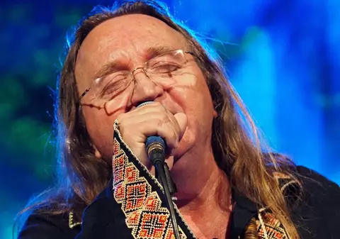 Interviu cu Mike Godoroja, artistul cu origini basarabene, născut în București: „Nu am fost capabil să devin un emigrant de vocație. Nu îmi doresc să părăsesc România”