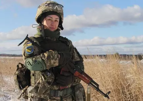 O ucraineancă, mama a 12 copii, 6 înfiați, a murit pe front, cu arma-n mână: „Ne-a scris că ne iubește foarte mult!”