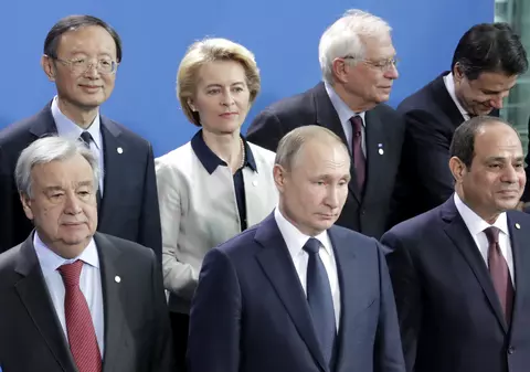 „Occidentul s-a uitat la Putin cum s-au uitat procurorii la poarta criminalului din Caracal în timp ce el își gâtuia victima”