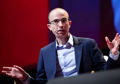 Yuval Noah Harari, interviu pentru români: „Întregul regim al lui Putin e construit pe petrol și gaze. Atât. Rusia e o benzinărie cu arme nucleare”