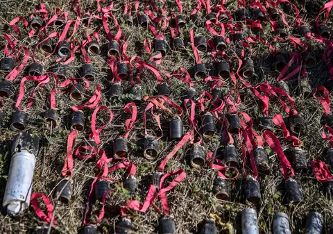 Secretarul general al NATO acuză Rusia că folosește bombe cu dispersie, „arme care încalcă dreptul internațional”. Ce daune fac