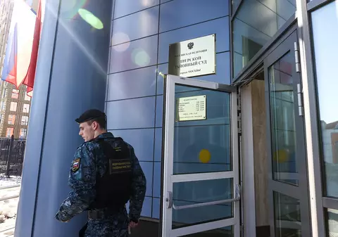 Mișcarea de protest față de Putin atinge și autoritățile ruse. Un angajat al Poliției a fost arestat la Moscova pentru acțiuni contra războiului