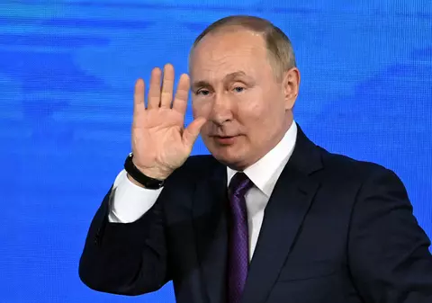 Un expert în drept internațional din Geneva explică de ce Vladimir Putin nu poate fi judecat în absență pentru crime de război. „Cazul Miloșevici”