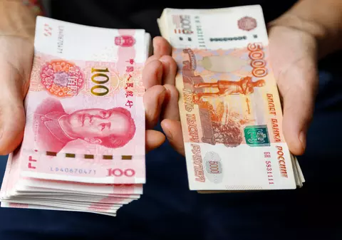 Cum ajută China pe tăcute la căderea rublei. Unde a mai fost lăsată Moscova în ofsaid de Beijing