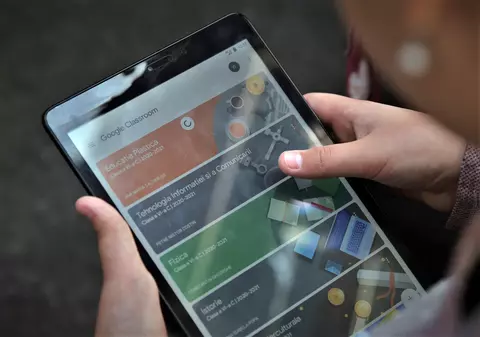 Digitalizarea educației în ultimii doi ani de pandemie. Măsurile pe care autoritățile le-au promis și nu le-au realizat