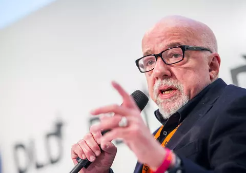 Postare controversată a scriitorului Paulo Coelho: a numit războiul din Ucraina „o criză” și „o scuză convenabilă pentru rusofobie”