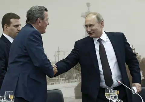 Fostul cancelar german, Gerhard Schröder, se va întâlni cu Putin pentru a discuta despre oprirea războiului din Ucraina
