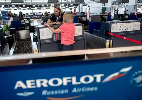 România ia primele măsuri împotriva unei companii rusești. Cine sunt oligarhii care controlează compania aeriană Aeroflot