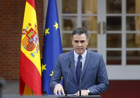 Premierul Spaniei: Vom livra material militar ofensiv rezistenţei ucrainene