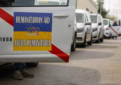 Refugiații salvați cu taxiul. Șoferii spanioli de taxi au condus 40 de ore pentru a-i aduce pe ucraineni din Polonia în Spania