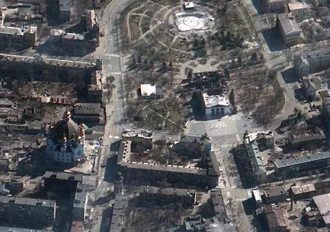 O nouă imagine din satelit arată dezastrul provocat de atacul asupra teatrului din Mariupol