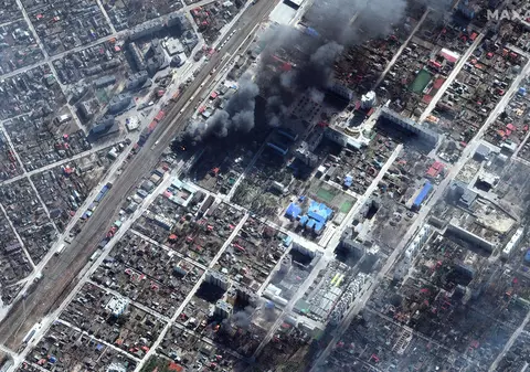 Noi imagini din satelit care arată dezastrul din Irpin, lângă Kiev. Un baraj a fost distrus, iar râul a ieșit din matcă