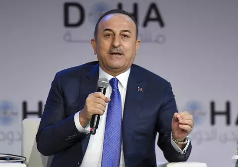 Oligarhii ruşi sunt bineveniţi în Turcia pentru turism sau investiţii, anunță ministrul turc de externe