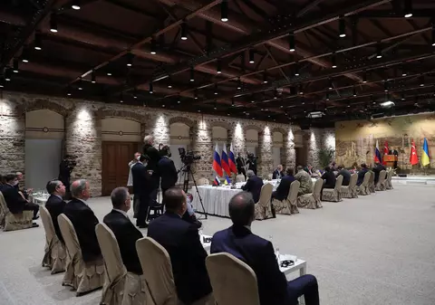 Surse Financial Times: Rusia renunță la cererile de „denazificare” a Ucrainei și acceptă aderarea ei la UE, dar nu și la NATO