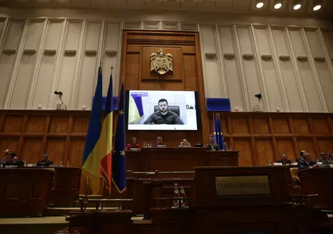 Volodimir Zelenski, imagini cu masacrul de la Bucha în Parlamentul României: „Ucraina nu este ultima țintă a agresiunii rusești. De la Odesa este un pas până în Moldova”