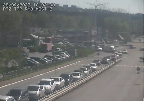 Cozi uriașe de mașini la ieșirea din Transnistria după exploziile din regiune