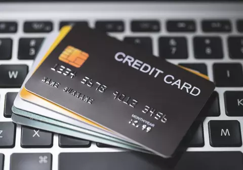 Cum îți alegi un card de credit?