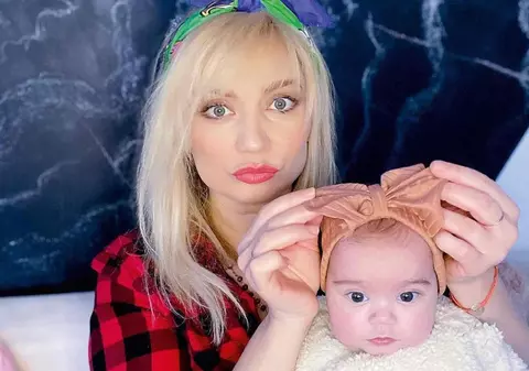 Fetița Cristinei Cioran va avea trei perechi de nași: „Ea își va alege de cine va fi mai apropiată”. Când va avea loc botezul micuței