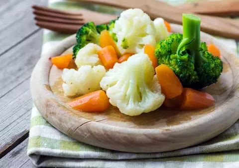 Cum gătești legumele la aburi