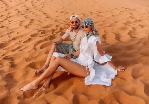 Gabriela Prisăcariu a fost criticată că pozează provocator: „Urlă invidia în grăsuțe”. Dani Oțil i-a luat apărea soției sale