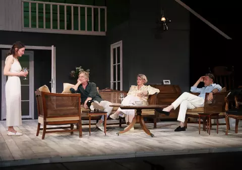 În premieră în România, CASA DE LA ŢARĂ de Donald Margulies