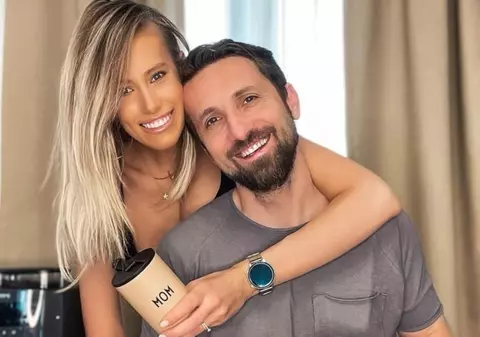 Gabriela Prisăcariu, criticată după ce a ieșit în club și l-a lăsat pe Dani Oțil cu copilul acasă: „Nu ne mai salvează nimeni și nimic”