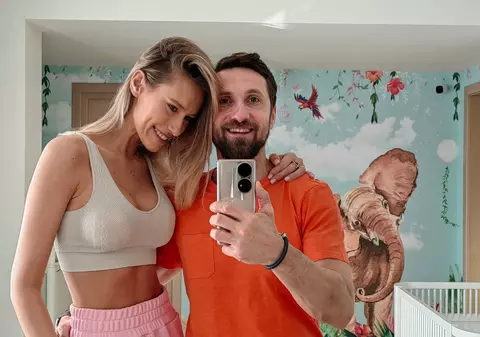 Dani Oțil, criticat de fani după ce Gabriela Prisăcariu a făcut o glumă despre Mihaela Rădulescu: „Dacă la 50 de ani ești bunică”