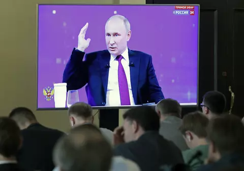 BBC: În Rusia nu se mai aude decât vocea lui Putin. Ce justificări și explicații aberante a găsit propaganda Kremlinului pentru război