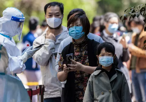 Shanghai vrea să oprească transmiterea comunitară COVID, până miercuri. Oamenii, tot mai frustrați din cauza măsurilor dure