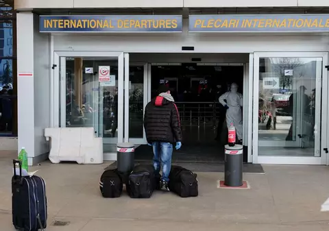 Un avion cu destinația Egipt a decolat cu o întârziere de zece ore din Cluj-Napoca
