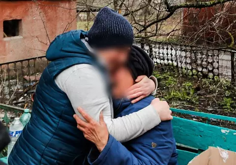 Un copil de 14 ani, omorât după ce s-a dus să își încarce telefonul, o fetiță de 4 ani, îngropată sub dărâmături. Poveștile supraviețuitorilor ucraineni din regiunea Kiev