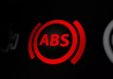 10 acronime pe care ar trebui să le știe toți proprietarii de mașini