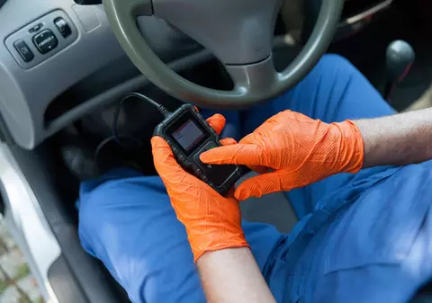 Ce este „Limp Mode” – de ce se activează și ce soluții există pentru remedierea problemei