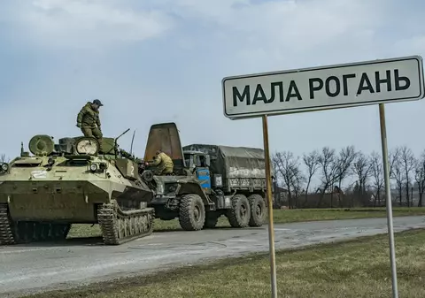 Soldat rus posibil executat de camarazi, după ce a violat și înjunghiat o ucraineancă, într-un sat de lângă Harkov