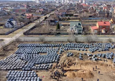 Război în Ucraina, ziua 41 | Rusia dezminte din nou că a ucis civili la Bucha, în timp ce oficialii ucraineni anunță că până la 300 de cadavre s-ar putea afla în groapa comună din orașul de lângă Kiev