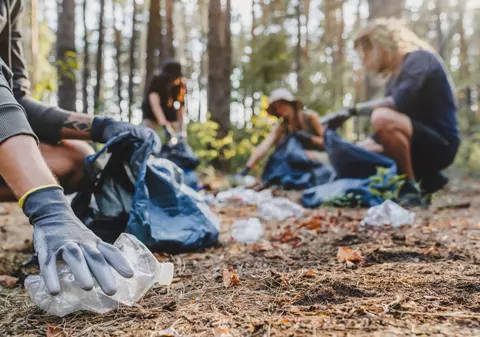 Oameni mai responsabili, păduri mai curate, un aer mai proaspăt, o lume mai bună