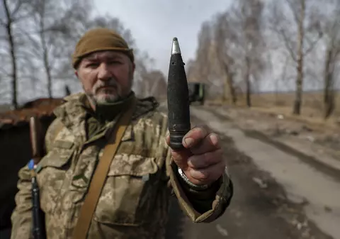 „Un dezastru total”. Zelenski acuză forțele ruse că minează case și trupurile victimelor în timp ce se retrag