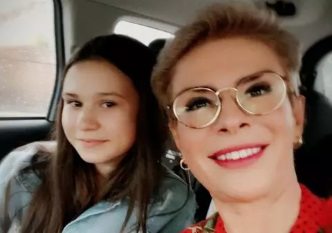 Teo Trandafir și fiica ei, în vârstă de 17 ani, își împrumută hainele. Ce spune despre Maia: „Avem o regulă”