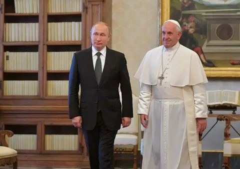 Putin a refuzat de trei ori solicitarea Papei de a evacua oamenii de la Azovstal: „Sfântul Părinte a oferit o navă sub steagul Vaticanului”