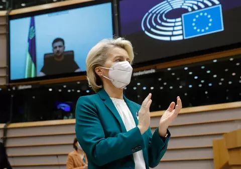 Ucraina anunță că a completat chestionarul pentru aderarea la Uniunea Europeană. Ce urmează