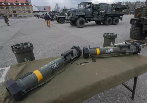 Odată intrate în Ucraina, SUA nu mai pot urmări transportul de armament trimis forțelor ucrainene. „E ca și cum ar intra într-o gaură neagră”