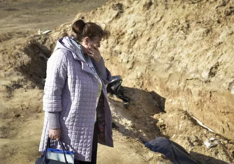 „Spune-mi, Lavrov, dacă Bucha e un fals, unde este mama acum?”. Mesajul fiicei unei femei ucise de un lunetist pentru ministrul rus de externe