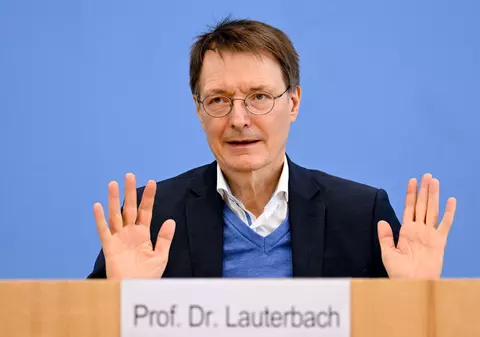 Un grup extremist care plănuia să-l răpească pe ministrul sănătății din Germania, prins după ce a vrut să cumpere puști și pistoale de la agenți sub acoperire