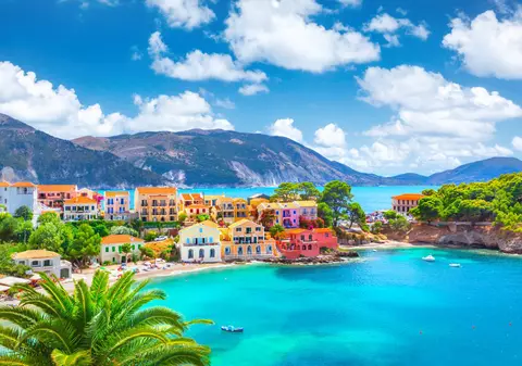 Fără restricții în Grecia. Românii vor putea merge în vacanță doar cu buletinul, fără certificat COVID