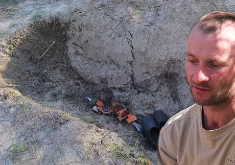 Torturat și împușcat, un ucrainean a reușit să se salveze din groapa comună în care a fost aruncat alături de frații săi