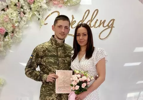 Viktoria și Andrei, primul cuplu care s-a căsătorit în Bucha eliberată, dragoste la prima vedere: „Ne cunoșteam de-o zi. Nici un război nu poate distruge dragostea”