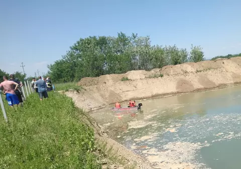 Doi frați din Vâlcea au murit înecaţi, după ce au mers la scăldat într-o baltă de lângă râul Olt